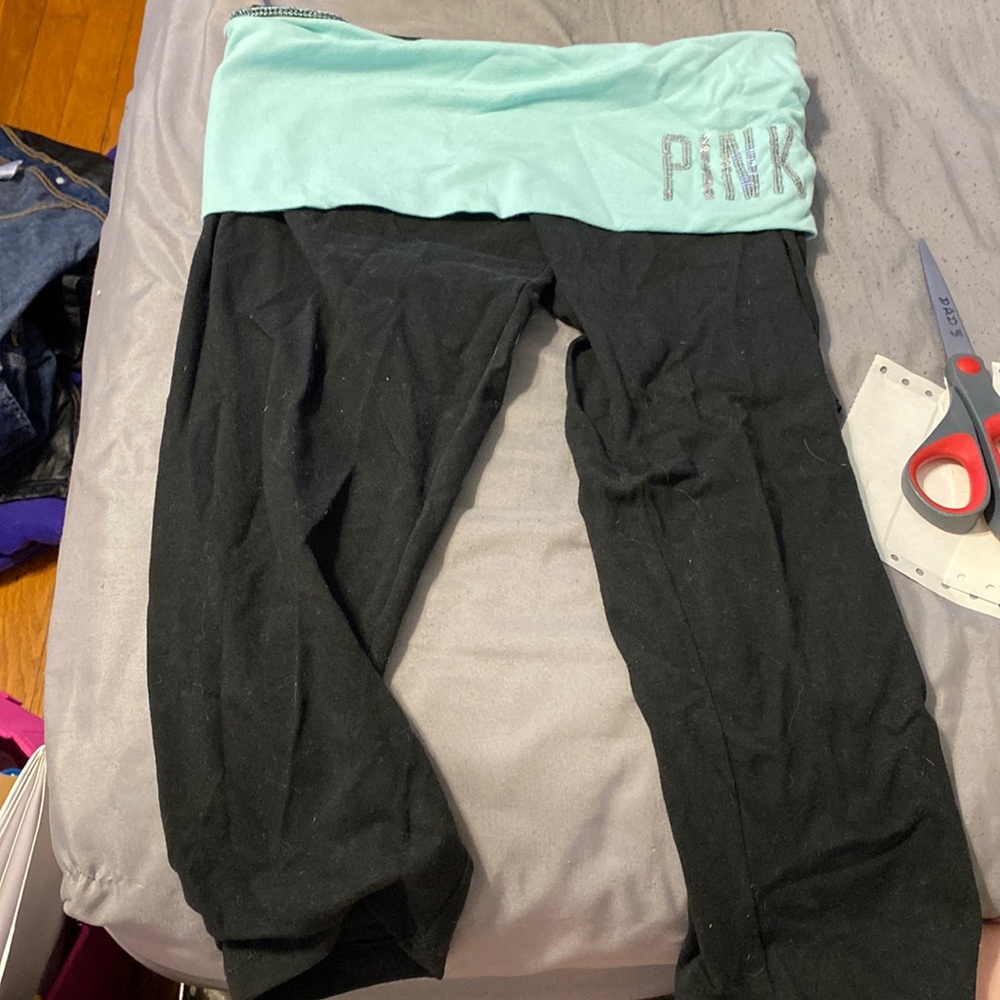 VS PINK capri leggings